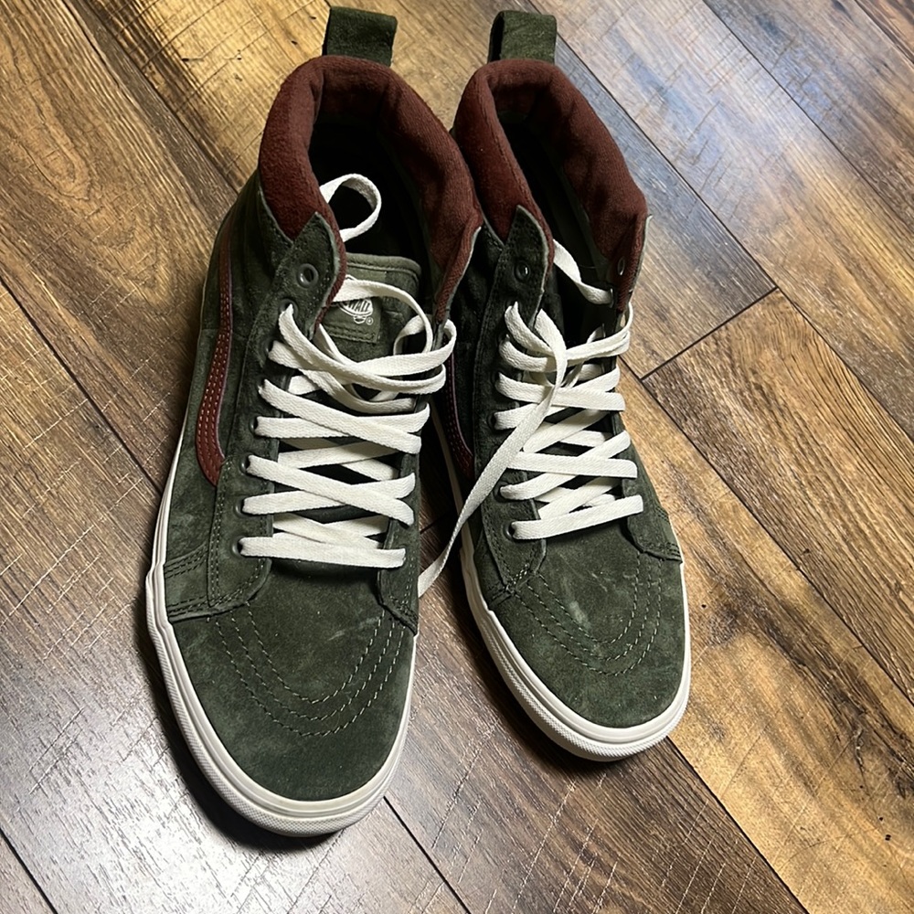 Brand new men's high top vans sk8-Hi mte deep lichen green